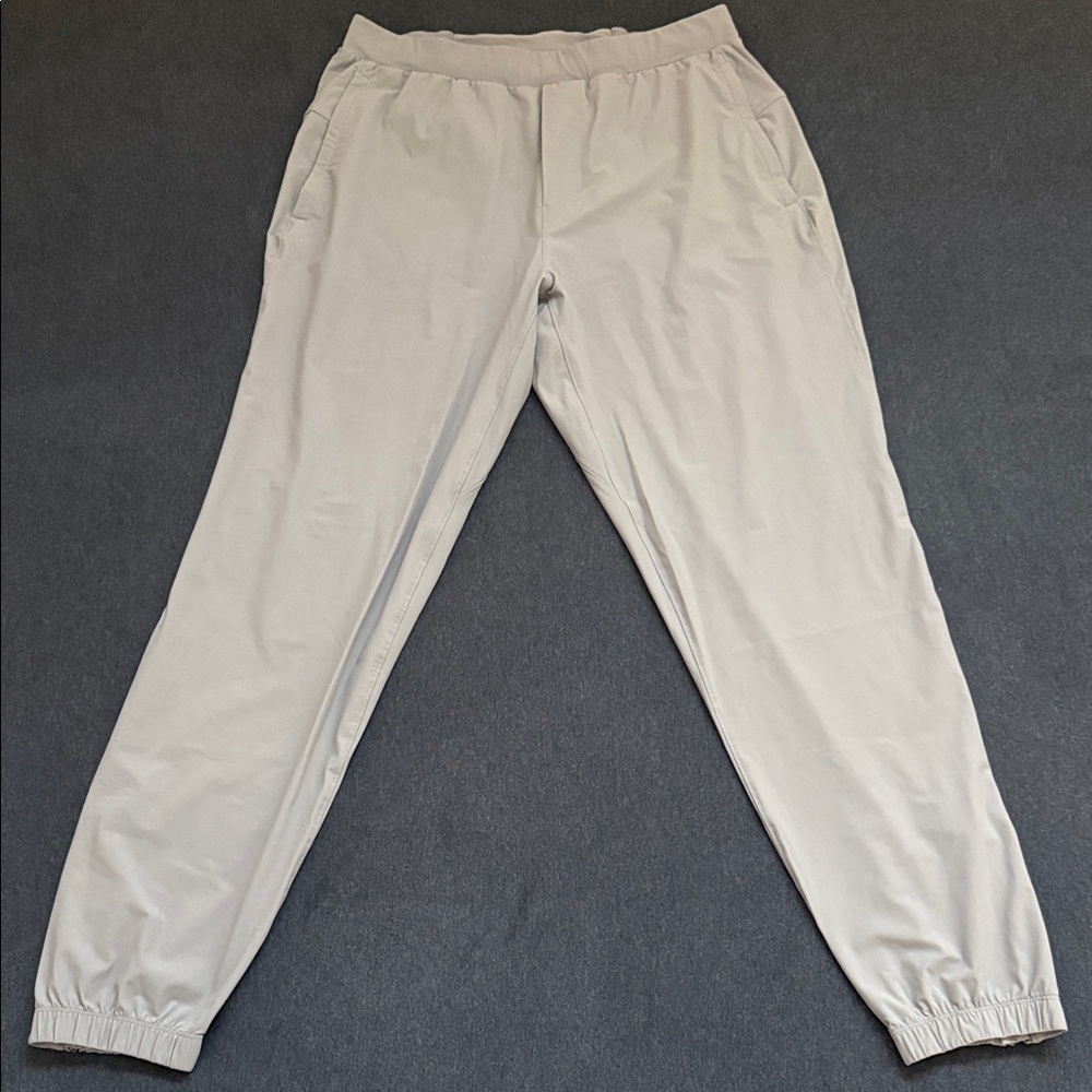 Lululemon Athletica Men's Soft Gray Sweatpants